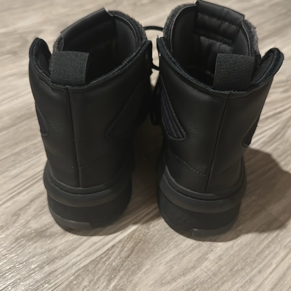 Men’s Adidas Rivalry RM sneakers - size 7 - Picture 3 of 7